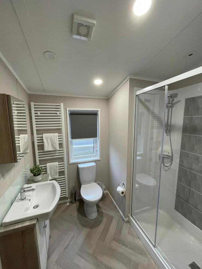 Lotus Lodge With Hot Tub يورك المظهر الخارجي الصورة